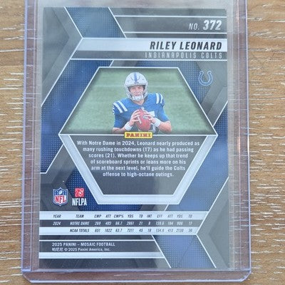 2025 Panini Mosaic Riley Leonard RC